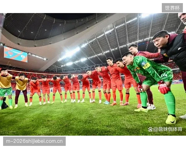 国脚双线作战体能消耗巨大，俱乐部与国家队赛程冲突影响备战质量。