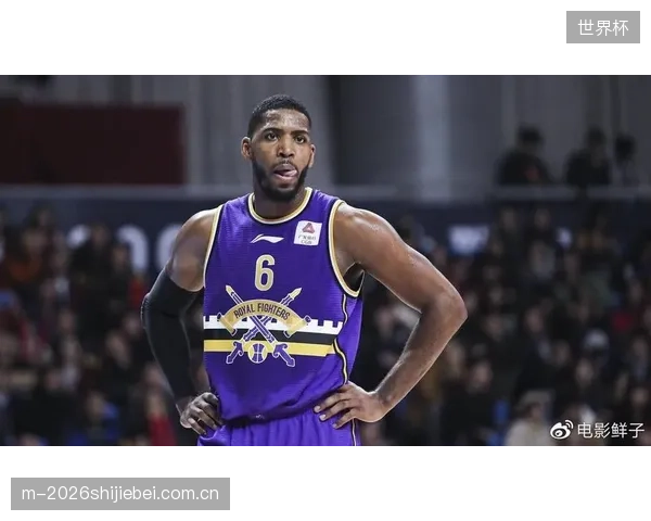 泰勒·亚当斯的防守纪律性或成为教练使用换人名额的考量。 泰勒·亚当斯的防守纪律性或成为教练使用换人名额的考量。